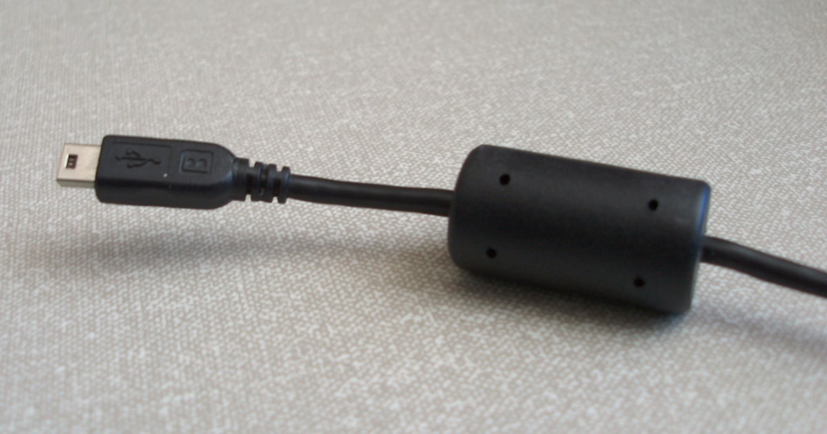 කේබල් මැදින් තියෙන මේ කෑල්ල මොකක්ද?