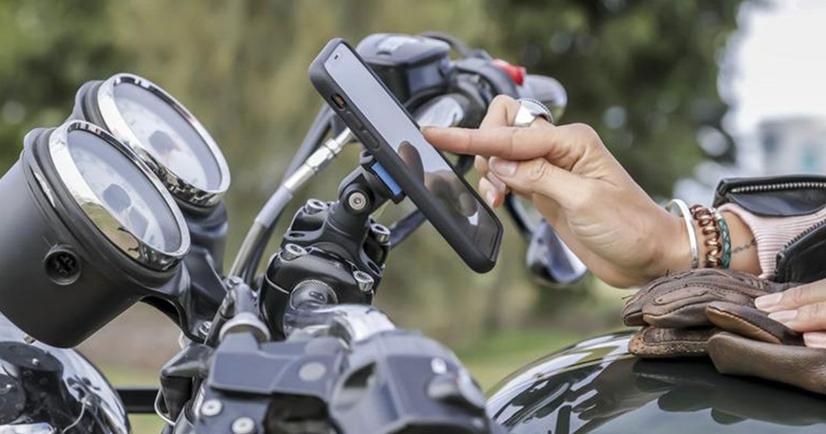 යතුරු පැදි එන්ජින් වල කම්පනයන් මඟින් iPhone වල කැමරා වල හානි සිදුවිය හැකි බව Apple සමාගම දන්වා සිටී