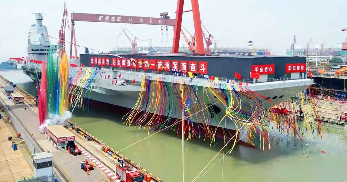 චීනය විසින් නිෂ්පාදිත විශාලතම ප්‍රහාරක ගුවන් යානා ප්‍රවාහන Fujian නෞකාව දියඹ​ට