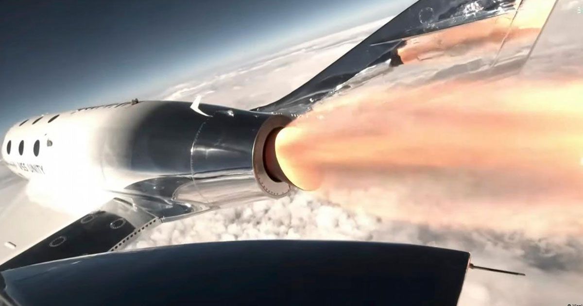 ධනවතුන් පිරිසක් රැගත් Virgin Galactic ඔවුන්ගේ ප්රථම වාණිජමය අභ්යාවකාශ ගමන සාර්ථකව නිම කරයි