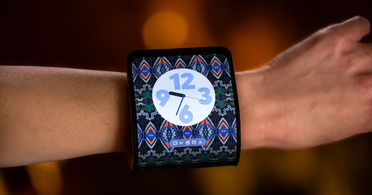 අතෙහි පැළදිය හැකි තිරයක් සහිත Adaptive Display සංකල්පය Motorola සමාගම විසින් හඳුන්වා දෙයි