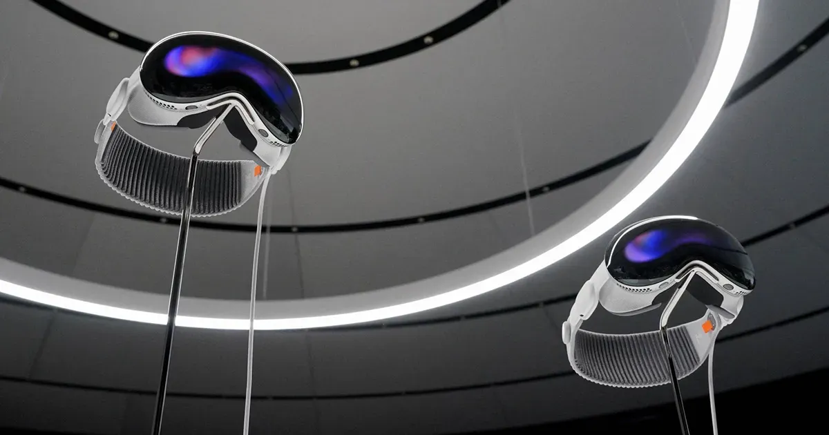 ඇමරිකාවේ ප්‍රවාහන දෙපාර්තමේන්තුවෙන් Apple Vision Pro පැලඳීම පිලිබඳ අවවාදයක්, පැළඳ රිය පැදි අයෙක් අත්අඩංගුවට