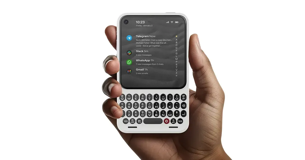 BlackBerry උන්මාදය සමඟින් Clicks සමාගමේ පළමු Smartphone එක එළිදැක්වේ