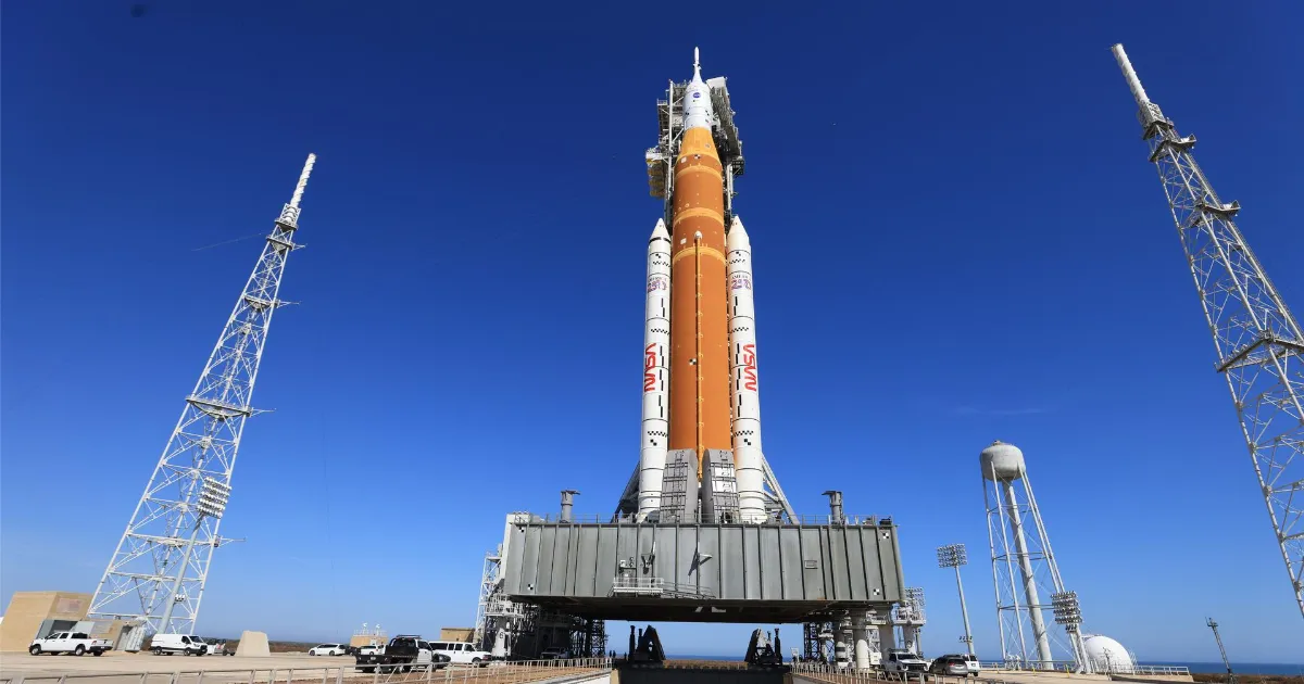 අවසරයි නැවත සඳ ගමනකට - Artemis II